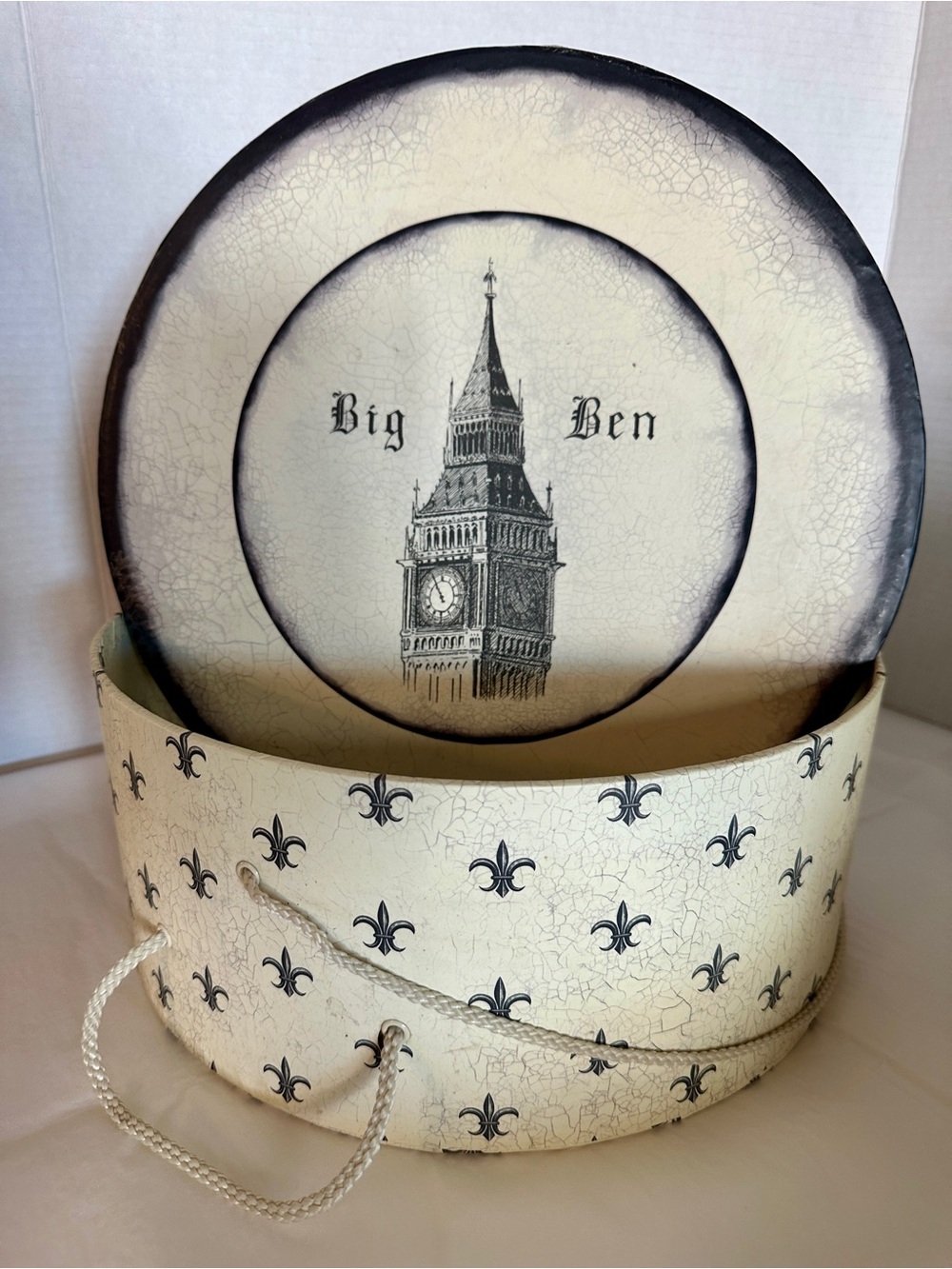 Vtg 2001 Tri-Coastal Design Big Ben Round Hatbox-Marco Fabiano